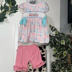 Smocked Boutique Easter bunny floral set size large (4t)
